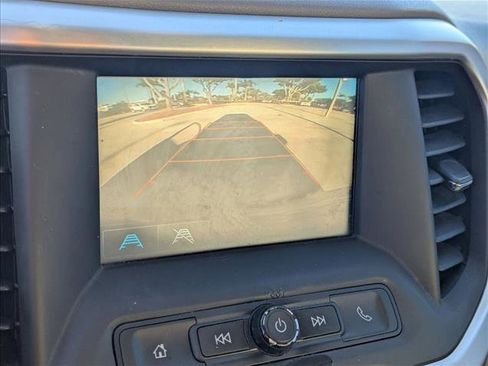 Used 2018 GMC Acadia SLE image 14