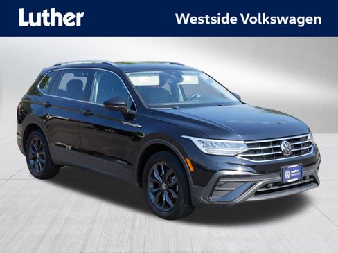 Certified 2023 Volkswagen Tiguan SE w/ Panoramic Sunroof Package AWD/4WD image 1
