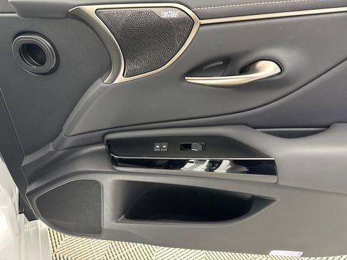 Used 2024 Lexus ES 350 w/ Accessory Package (Z2) FWD image 14