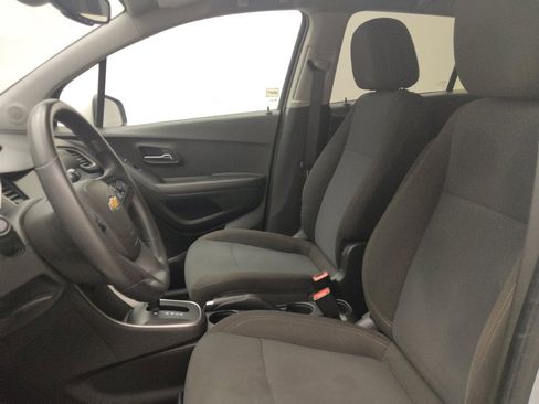 Used 2020 Chevrolet Trax LS w/ Tint and Cruise Package FWD image 17