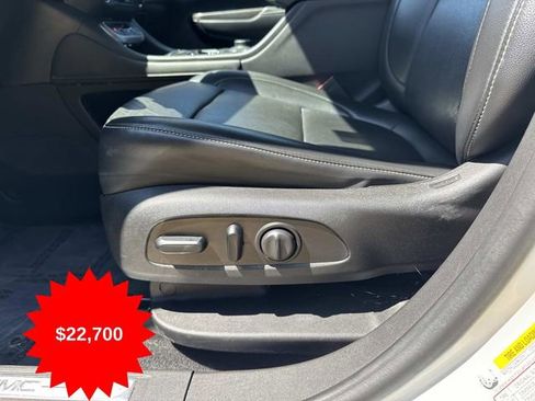 Used 2021 GMC Acadia SLT image 11