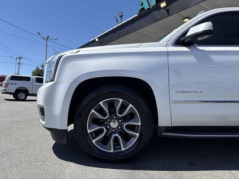 Used 2017 GMC Yukon XL Denali AWD/4WD image 2