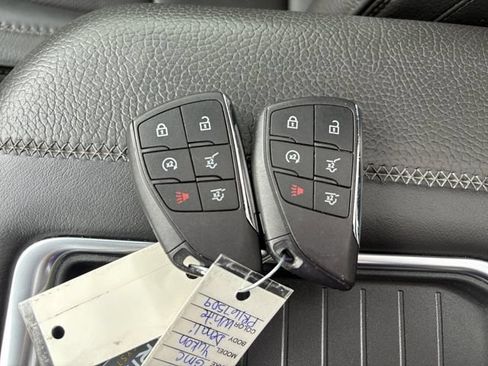 Used 2023 GMC Yukon Denali AWD/4WD image 23