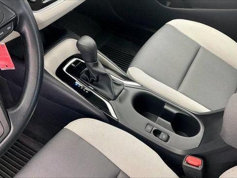 Used 2026 Toyota Corolla LE FWD image 17