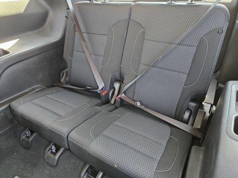Used 2023 GMC Acadia SLE w/ Driver Convenience Package FWD image 19