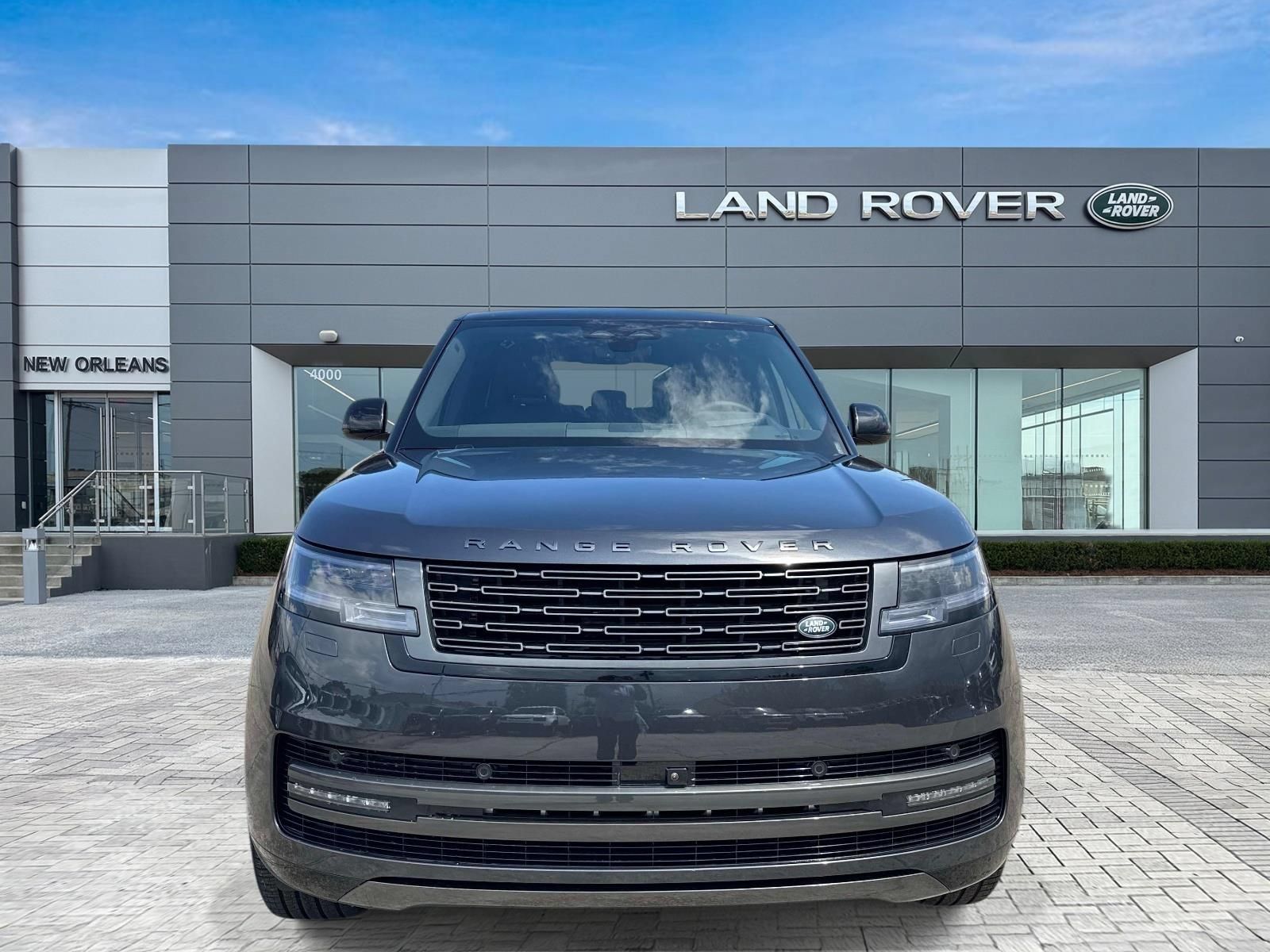 New 2027 Land Rover Range Rover Long Wheelbase SE AWD/4WD image 4