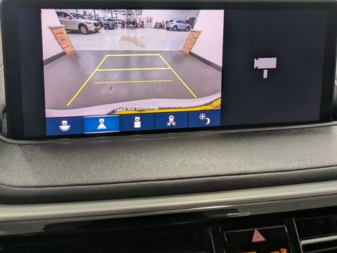 Used 2023 Acura MDX SH-AWD w/ Technology Package image 12