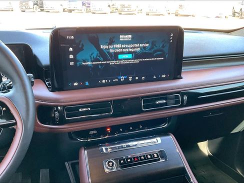 Used 2025 Lincoln Aviator Reserve image 7