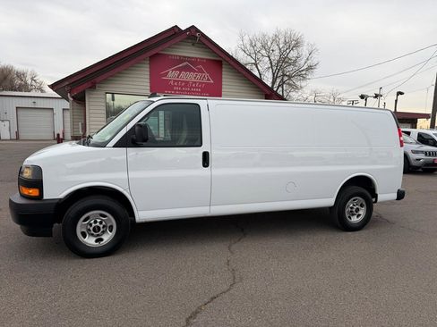 Used 2023 GMC Savana 3500 Extended w/ Driver Convenience Package image 5