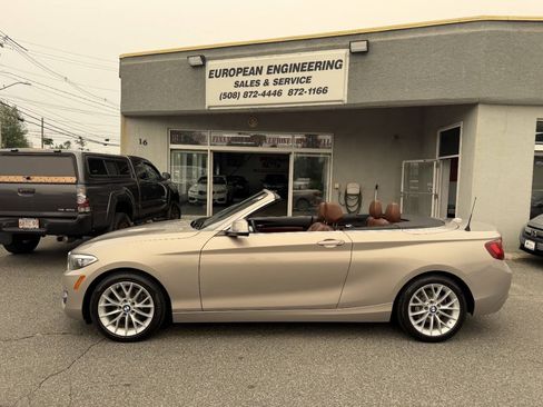 Used 2016 BMW 228i xDrive Convertible AWD/4WD image 4