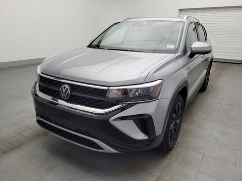 Used 2023 Volkswagen Taos SE w/ Panoramic Sunroof Package FWD image 15