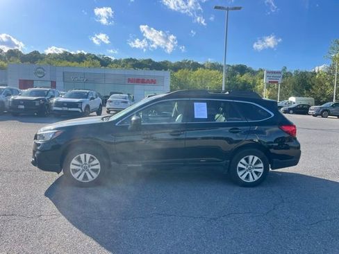 Used 2018 Subaru Outback 2.5i Premium image 4