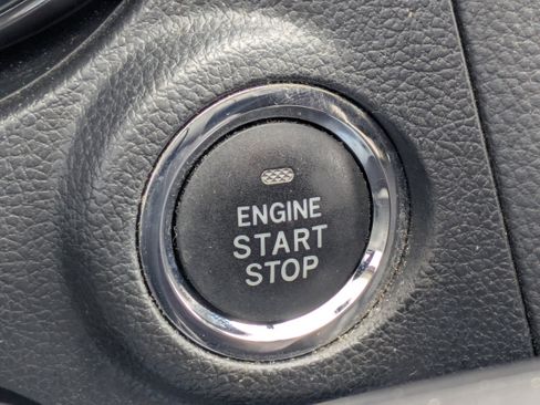 Used 2018 Subaru Outback 3.6R Limited w/ 50th Anniversary Edition image 28