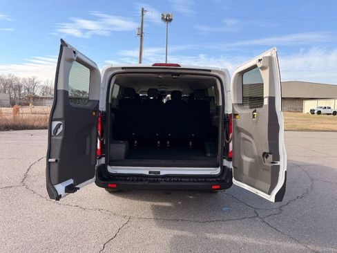 Used 2024 Ford Transit 350 XLT image 9