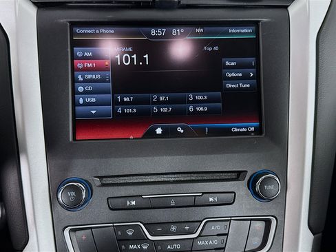 Used 2016 Ford Fusion SE image 17