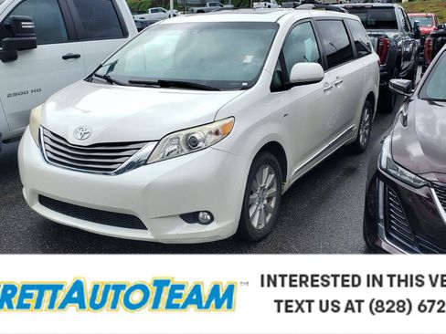 Used 2017 Toyota Sienna XLE w/ XLE Navigation Package AWD/4WD image 1