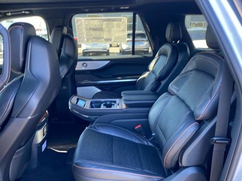 New 2026 Lincoln Navigator L Black Label AWD/4WD image 7