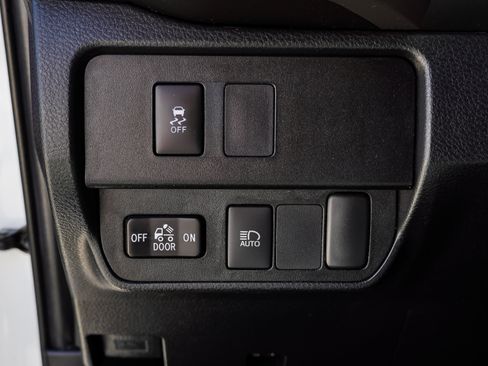 Certified 2022 Toyota Tacoma SR5 w/ Technology Package AWD/4WD image 18