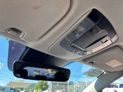 Used 2022 Kia Sorento LX image 17