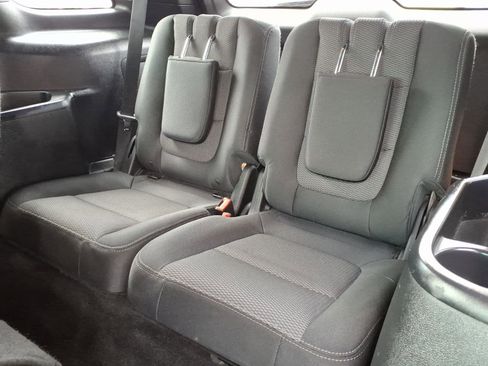 Used 2016 Ford Explorer XLT FWD image 10