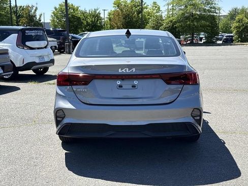 Used 2023 Kia Forte LXS w/ LXS Technology Package FWD image 3