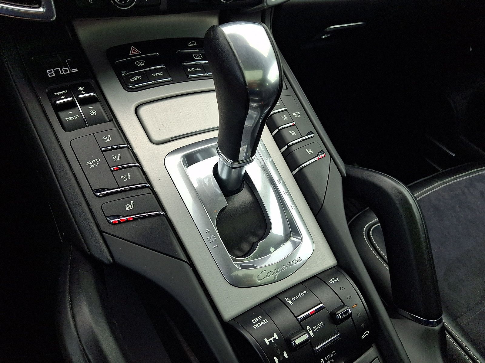 Used 2016 Porsche Cayenne GTS AWD/4WD image 16