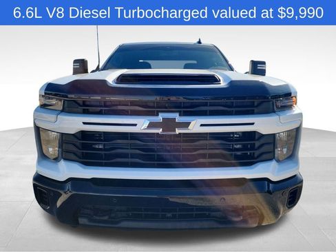 Used 2025 Chevrolet Silverado 2500 Custom w/ Custom Value Package image 2