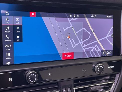 Certified 2022 Porsche Macan AWD/4WD image 30