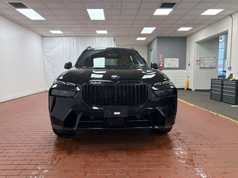 Used 2024 BMW X7 xDrive40i w/ Executive Package image 5