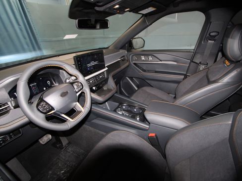 New 2026 Ford Explorer Tremor w/ Tremor Convenience Package image 2