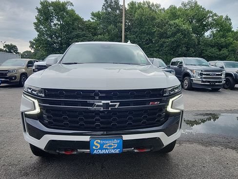 Used 2024 Chevrolet Tahoe Z71 w/ Luxury Package AWD/4WD image 8