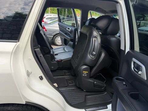Used 2014 Nissan Pathfinder SL w/ Cargo Package AWD/4WD image 16