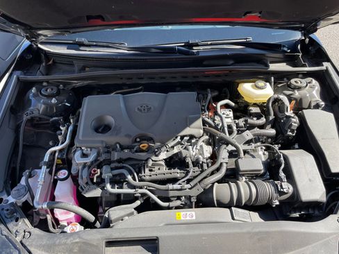 Used 2025 Toyota Camry SE image 31