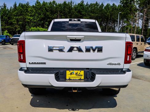 Used 2025 RAM 2500 Laramie AWD/4WD image 6