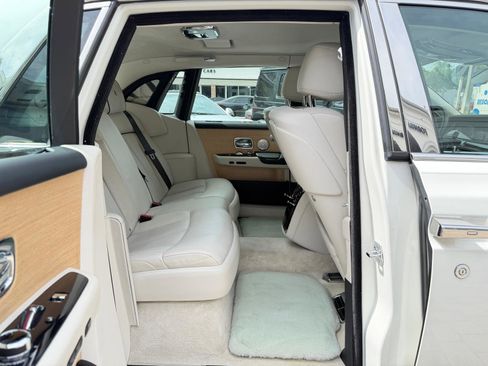 Used 2019 Rolls-Royce Phantom Sedan RWD image 64