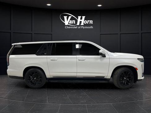 Used 2023 Cadillac Escalade ESV Sport Platinum w/ LPO, ONYX Package AWD/4WD image 7