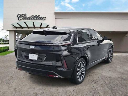 Certified 2024 Cadillac Lyriq Sport image 5