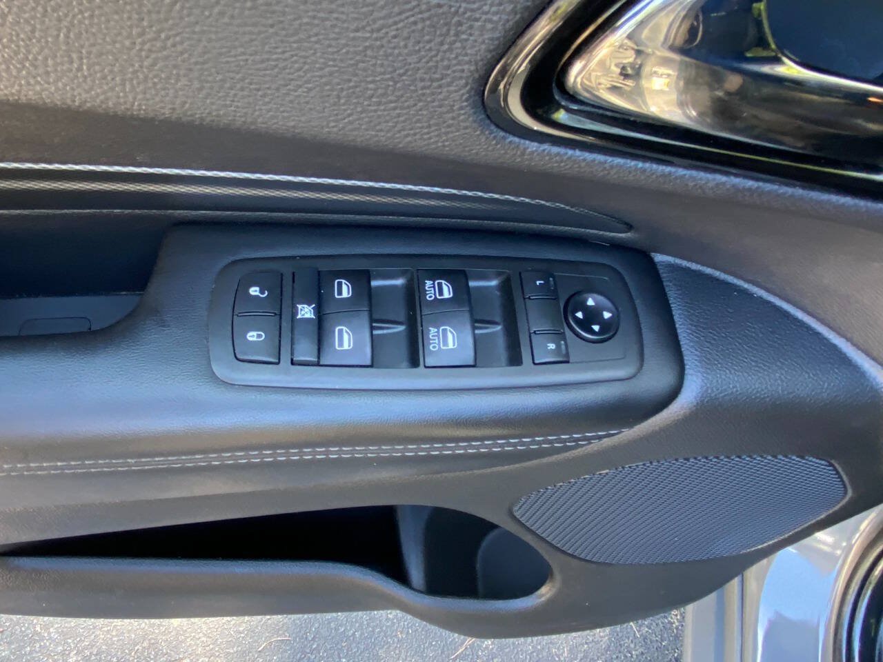 Used 2021 Dodge Durango GT w/ Blacktop Package AWD/4WD image 16