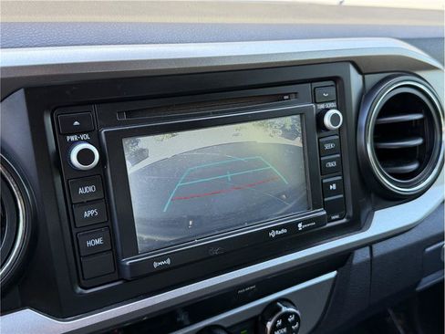 Used 2018 Toyota Tacoma SR5 AWD/4WD image 16