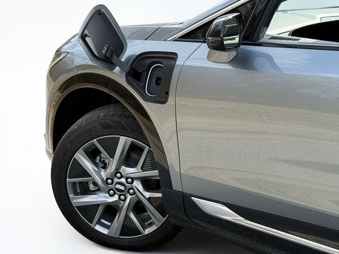 New 2026 Cadillac Optiq Luxury 2 image 8