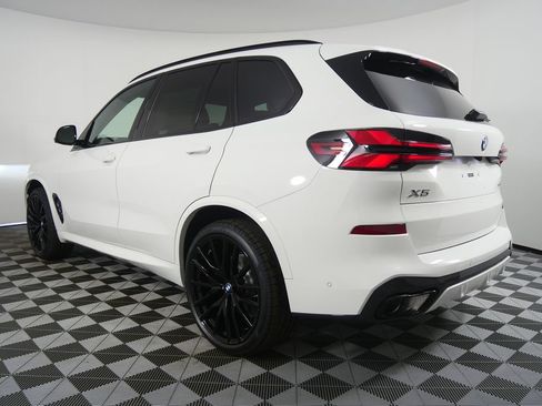 Used 2026 BMW X5 xDrive40i w/ M Sport Package AWD/4WD image 4