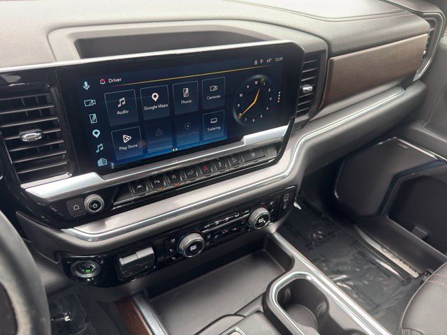 Used 2024 Chevrolet Silverado 1500 High Country w/ Technology Package AWD/4WD image 16