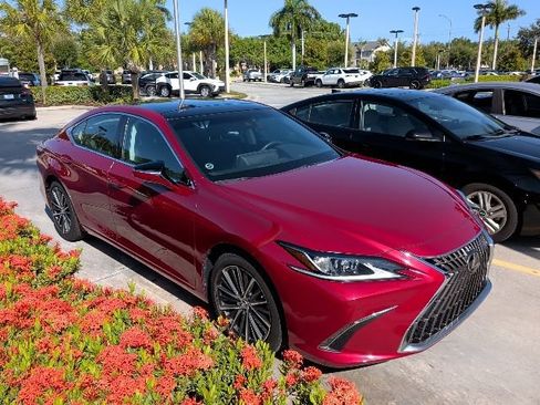 Used 2022 Lexus ES 350 w/ Premium Package FWD image 2