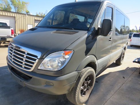 Used 2010 Freightliner Sprinter 2500 image 1