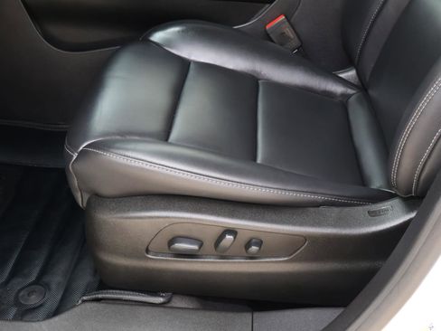 Used 2024 Cadillac XT4 Luxury w/ Cold Weather Package image 20