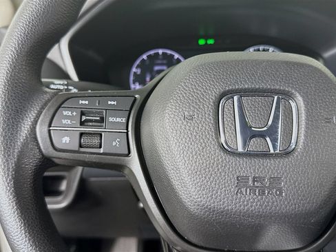Used 2023 Honda HR-V LX image 12