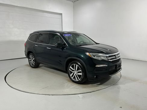 Used 2017 Honda Pilot Touring image 2