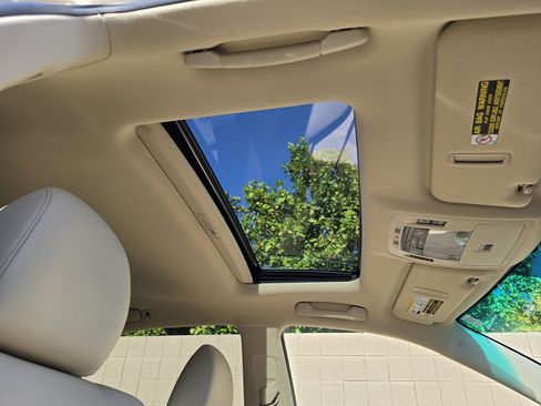 Used 2010 Lexus RX 350 AWD image 17