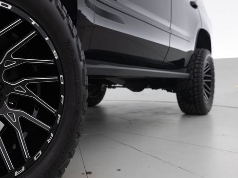 Used 2017 Chevrolet Tahoe LT w/ LT Midnight Edition AWD/4WD image 27