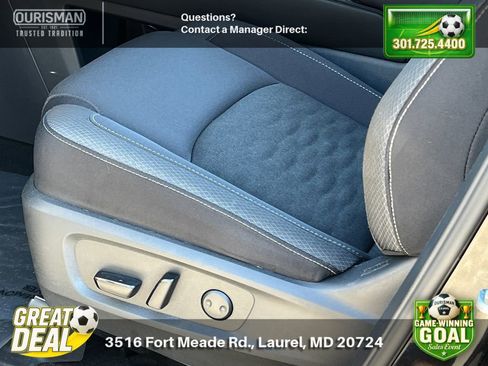 Used 2025 Nissan Pathfinder SV FWD image 5